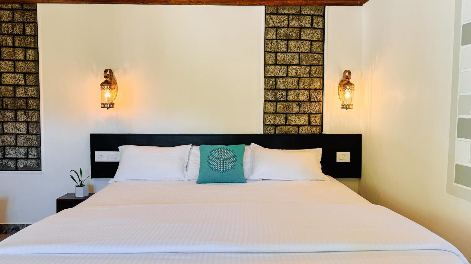 Calm Shack - 2 Bedroom-Boutique Farm Stay Munnar Ngoại thất bức ảnh
