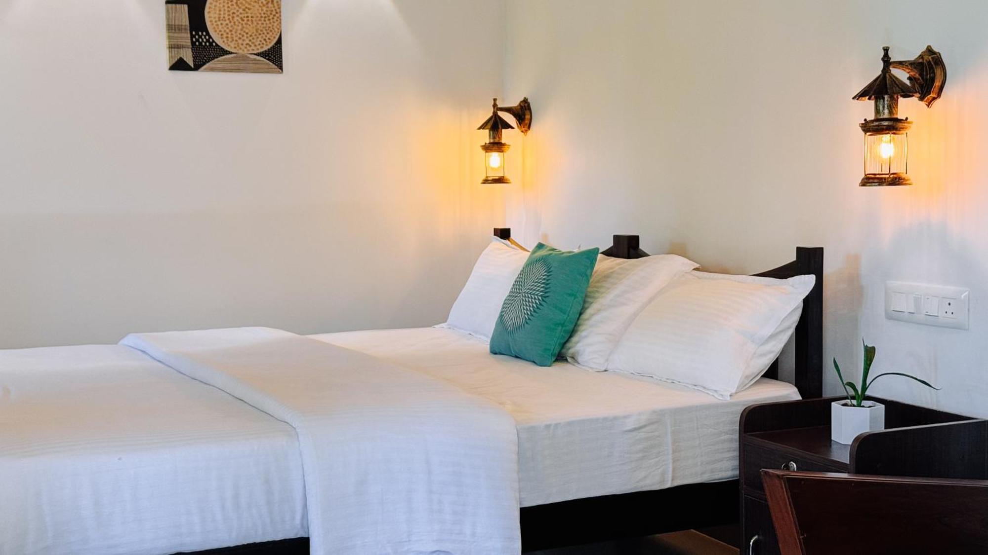 Calm Shack - 2 Bedroom-Boutique Farm Stay Munnar Ngoại thất bức ảnh