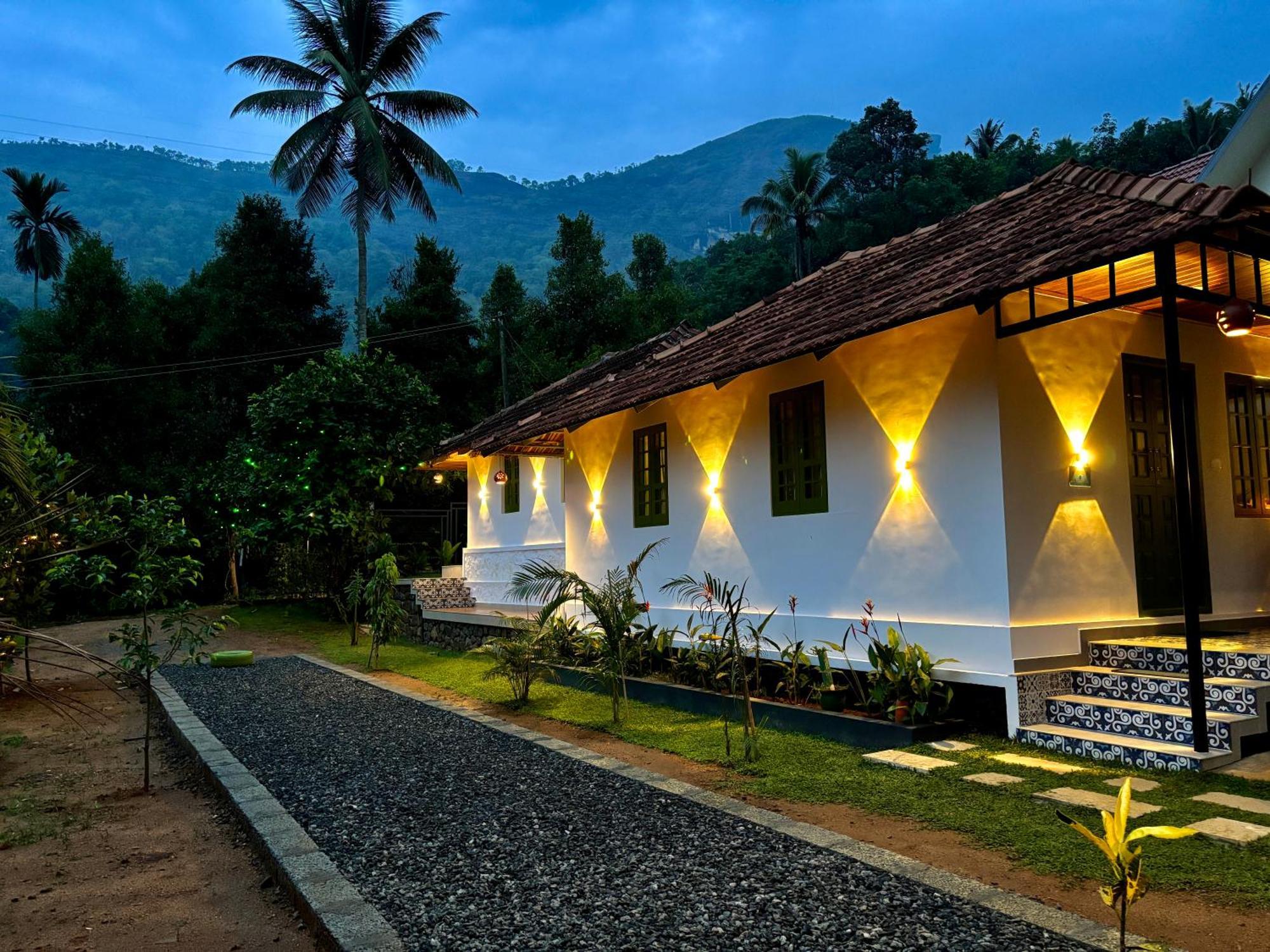 Calm Shack - 2 Bedroom-Boutique Farm Stay Munnar Ngoại thất bức ảnh